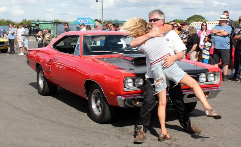 Super Bee and Sylvia Hauser prize-giving.jpg