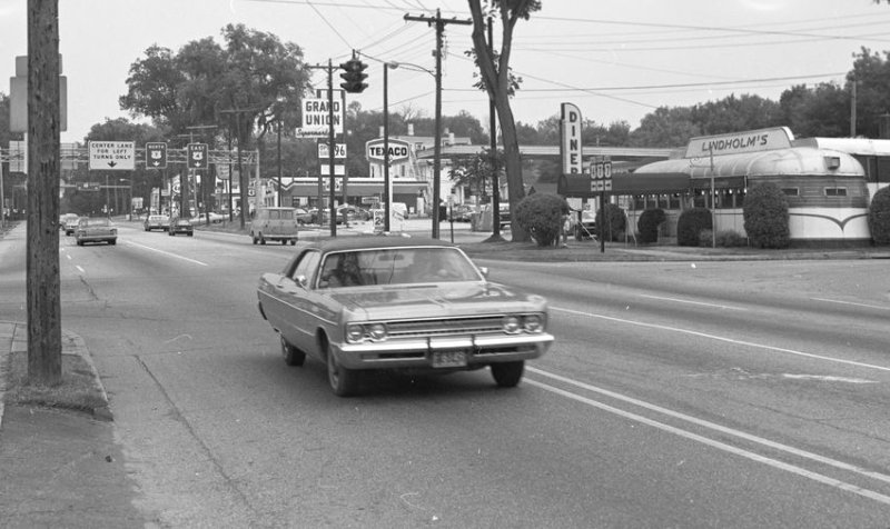 1969 Plymouth Fury III - Rutland 1970.jpg