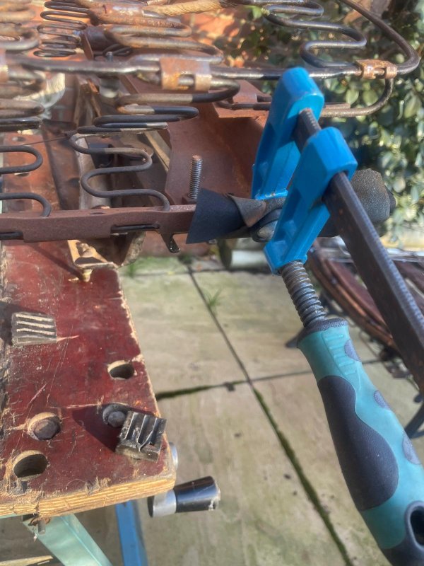 stuck down foam and then decided to de rust  so did it again  :)
