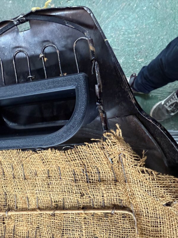 9. Flat against springs.JPG