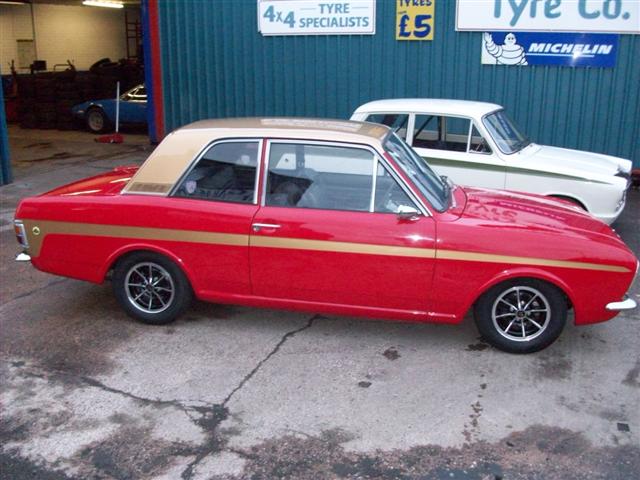 70 LOTUS CORTINA   ALAN MANN REPLICA 004.jpg