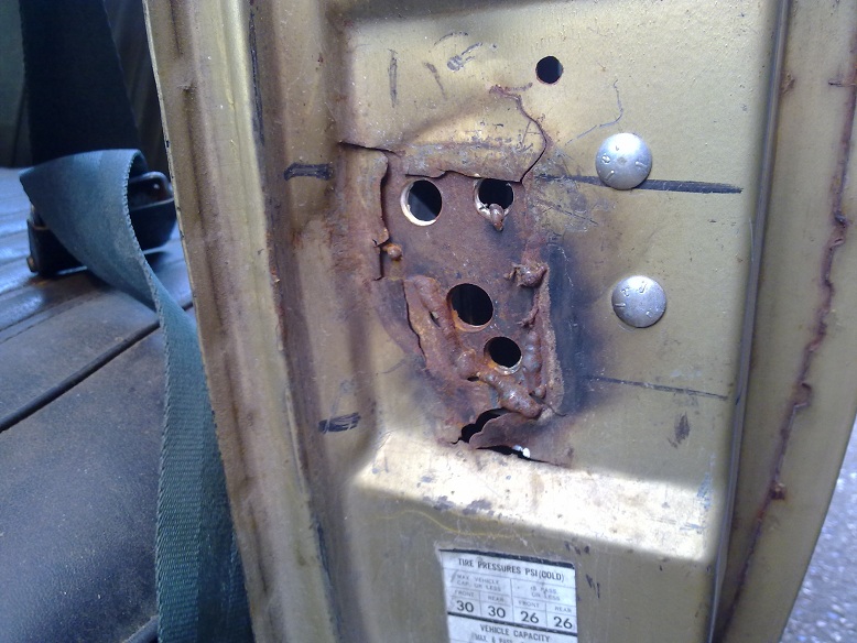 1 arrival door catch.jpg