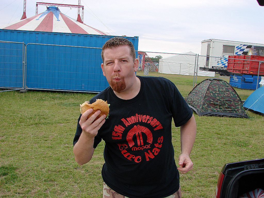 DSC06005WAYNE 1ST TIME EATING.jpg