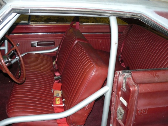 Seats and belts 03.JPG