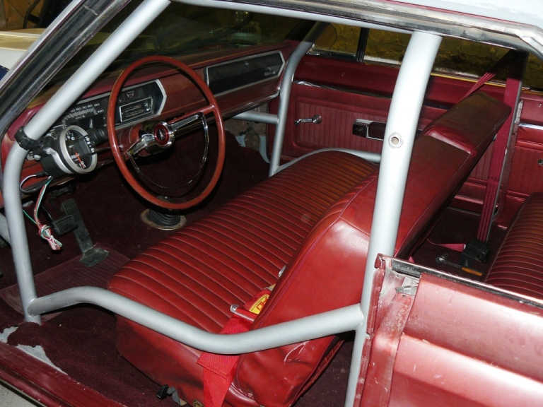Seats and belts 01.JPG