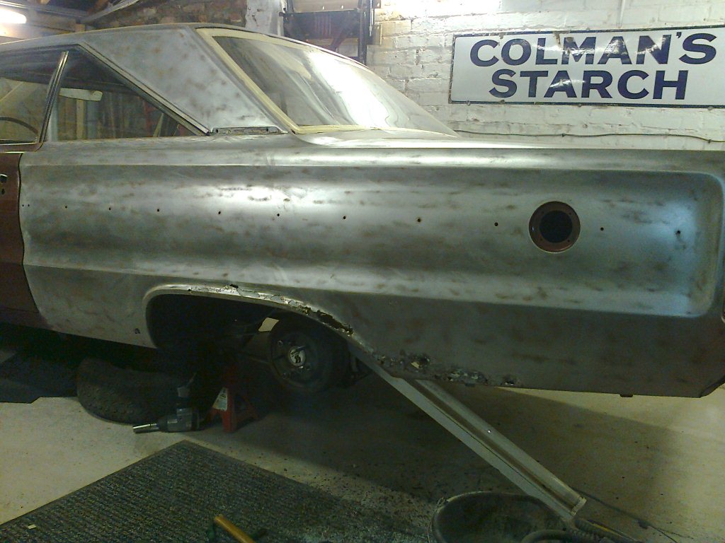 Belve painting - Rear wing stripped.jpg