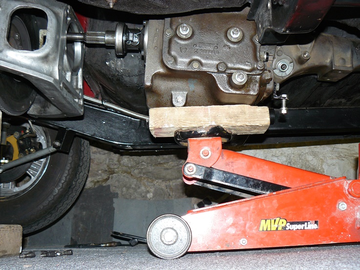 Gearbox pulled back 01.jpg