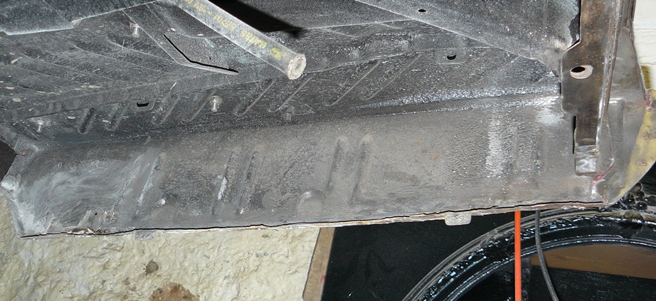 Trunk extension. Pass side..jpg